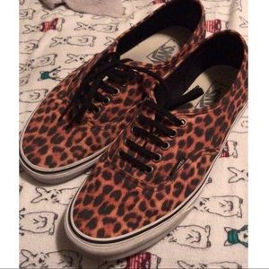 Leopard print lace up Vans